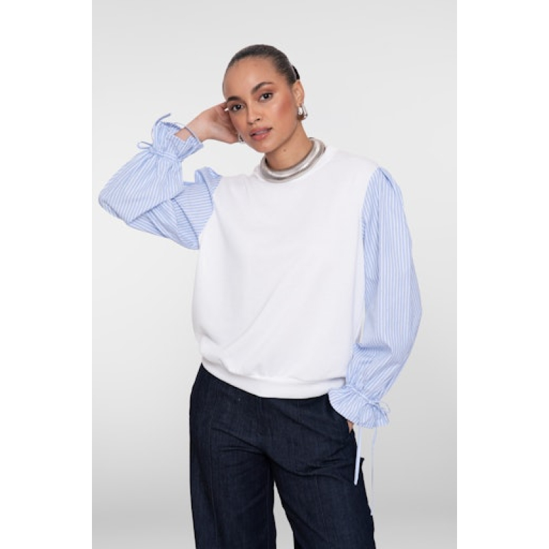 Geisha Sweater striped sleeves, off-white/light blue