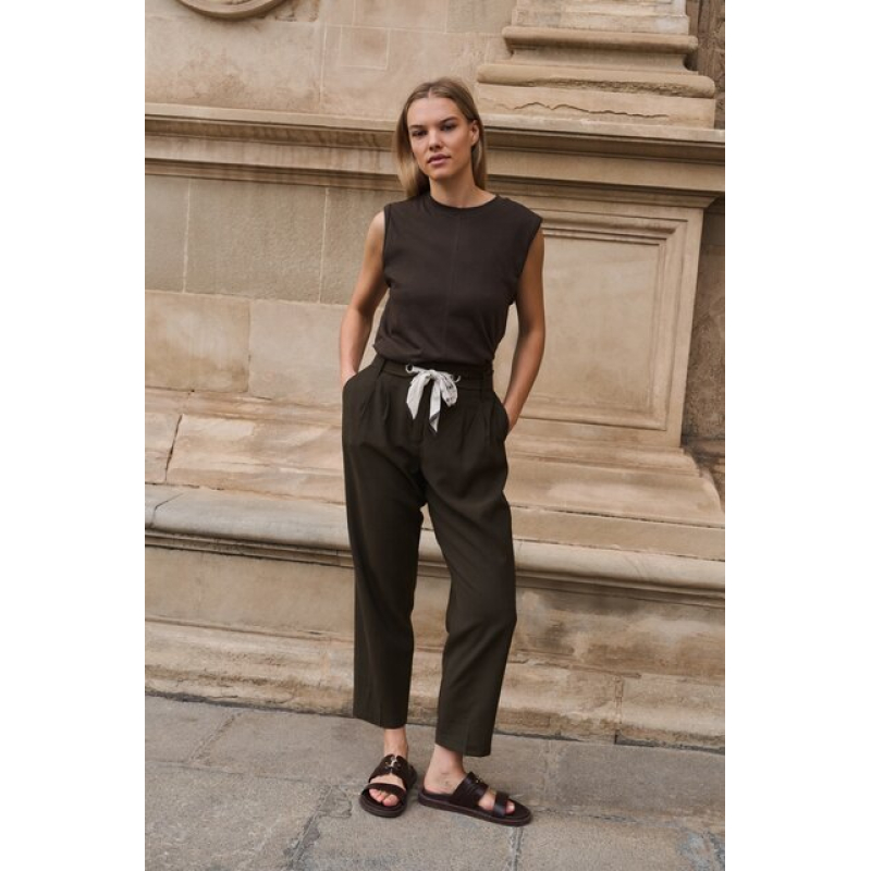 YAYA High-waist rechte broek met sjaalriem detail delicioso brown